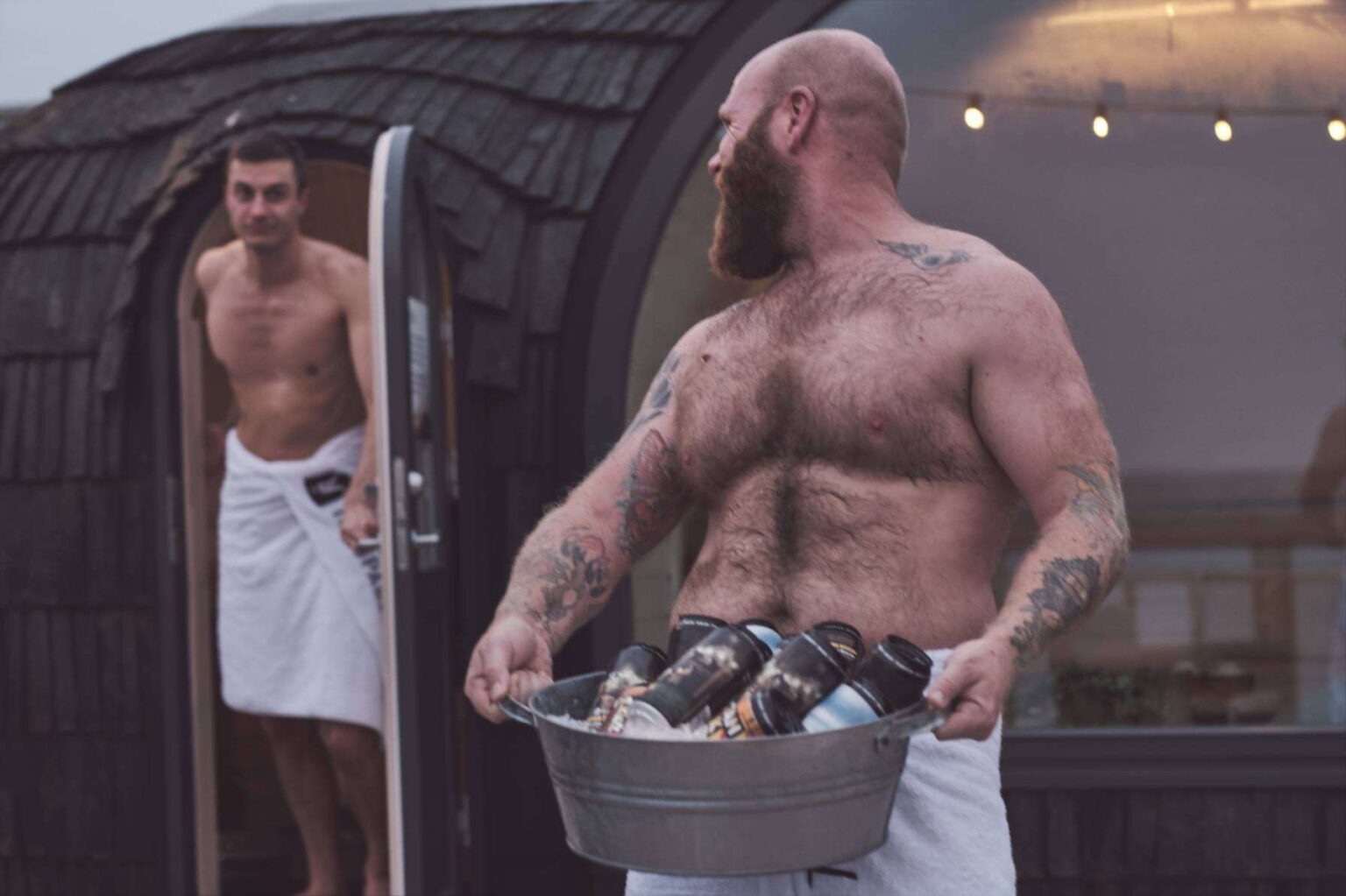 Iglusaunast tulnud mehed kustutavad janu